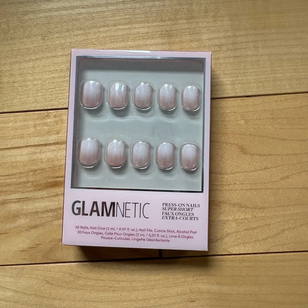 NWT Glamnetic Super Short Soft Whip Press-On Nails